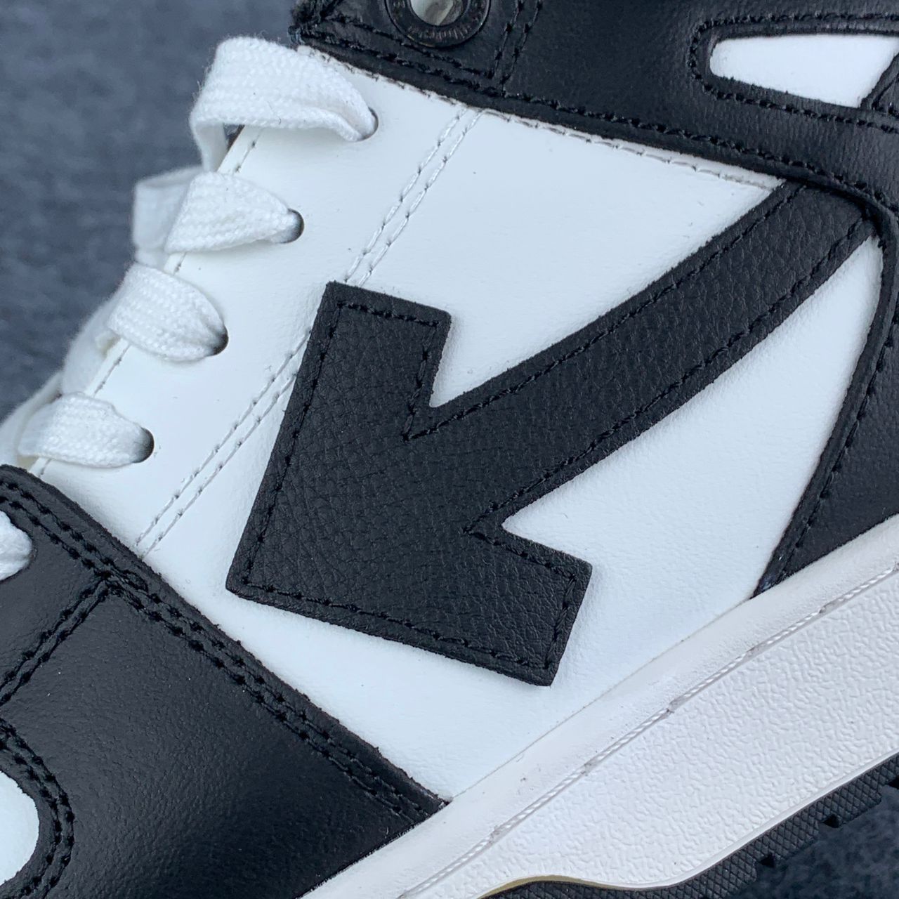 Off-White Out of Office 'White Black White'