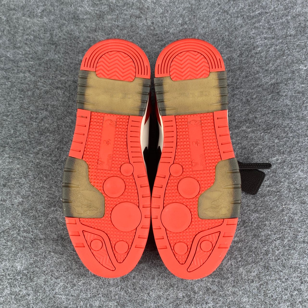 Off-White Out of Office 'Red White Black'