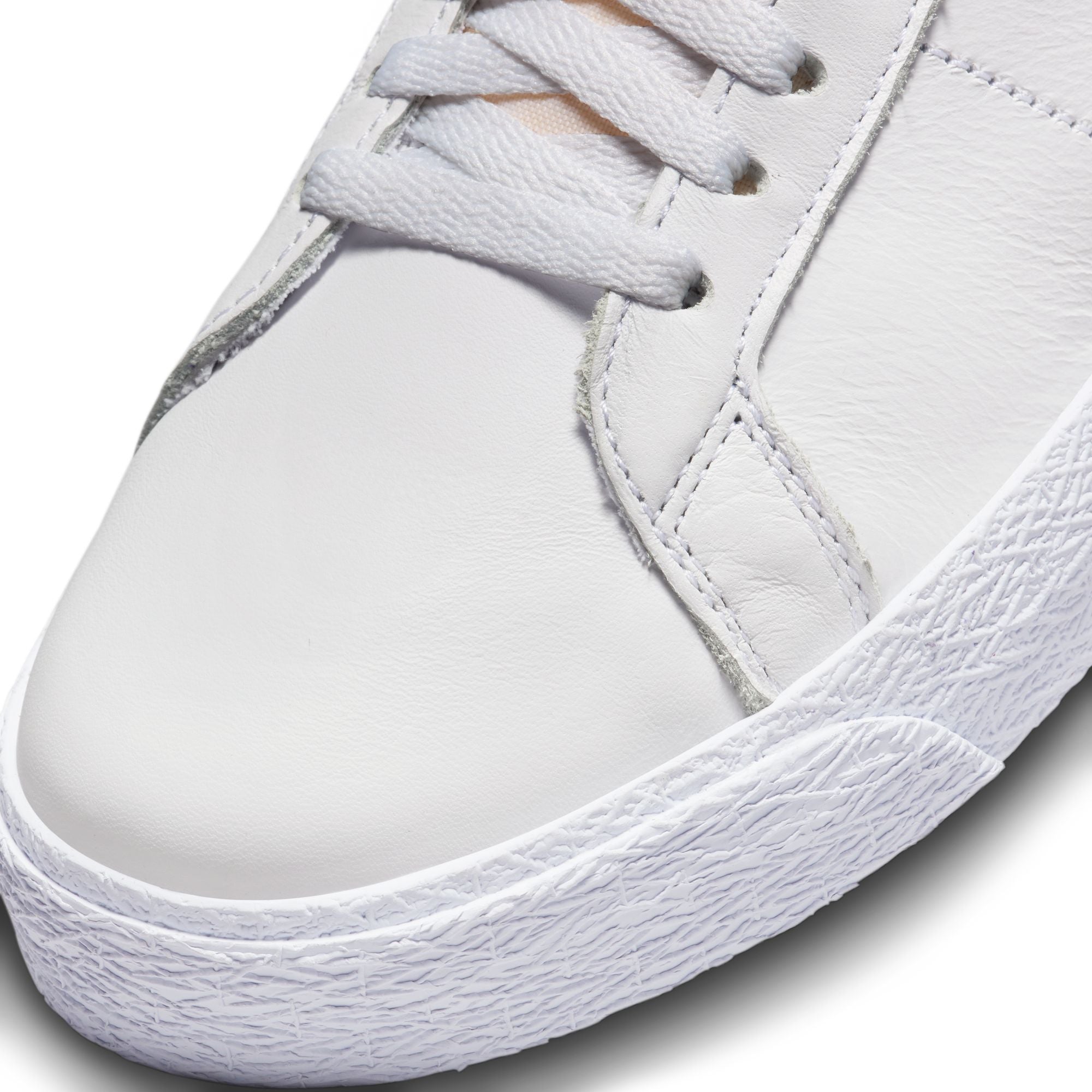 Nike SB Zoom Blazer Mid - White/Court Purple