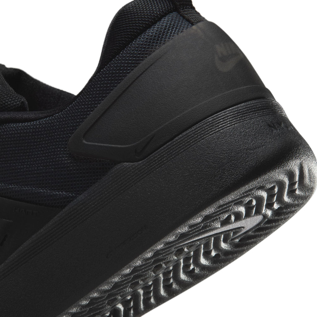 Nike SB Zoom Nyjah 4 - Black/White