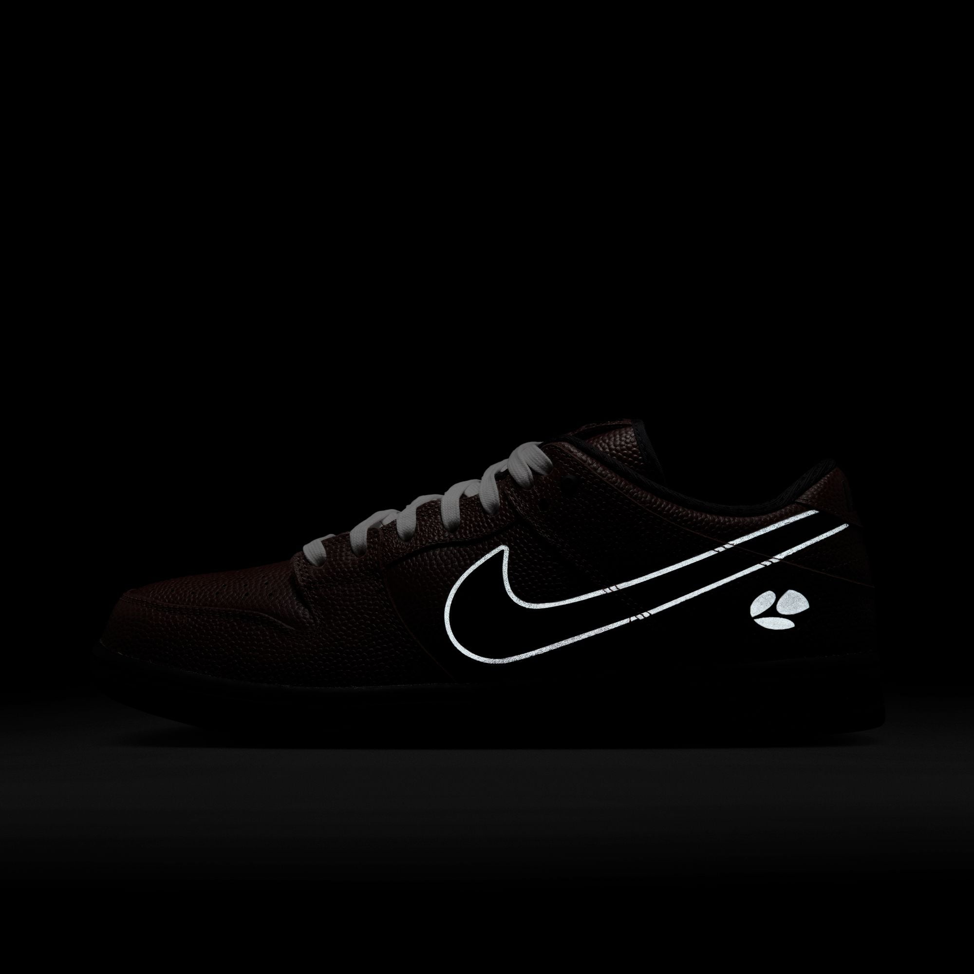 Nike SB Dunk Low Pro - Dark Pony/Black/Silver/White