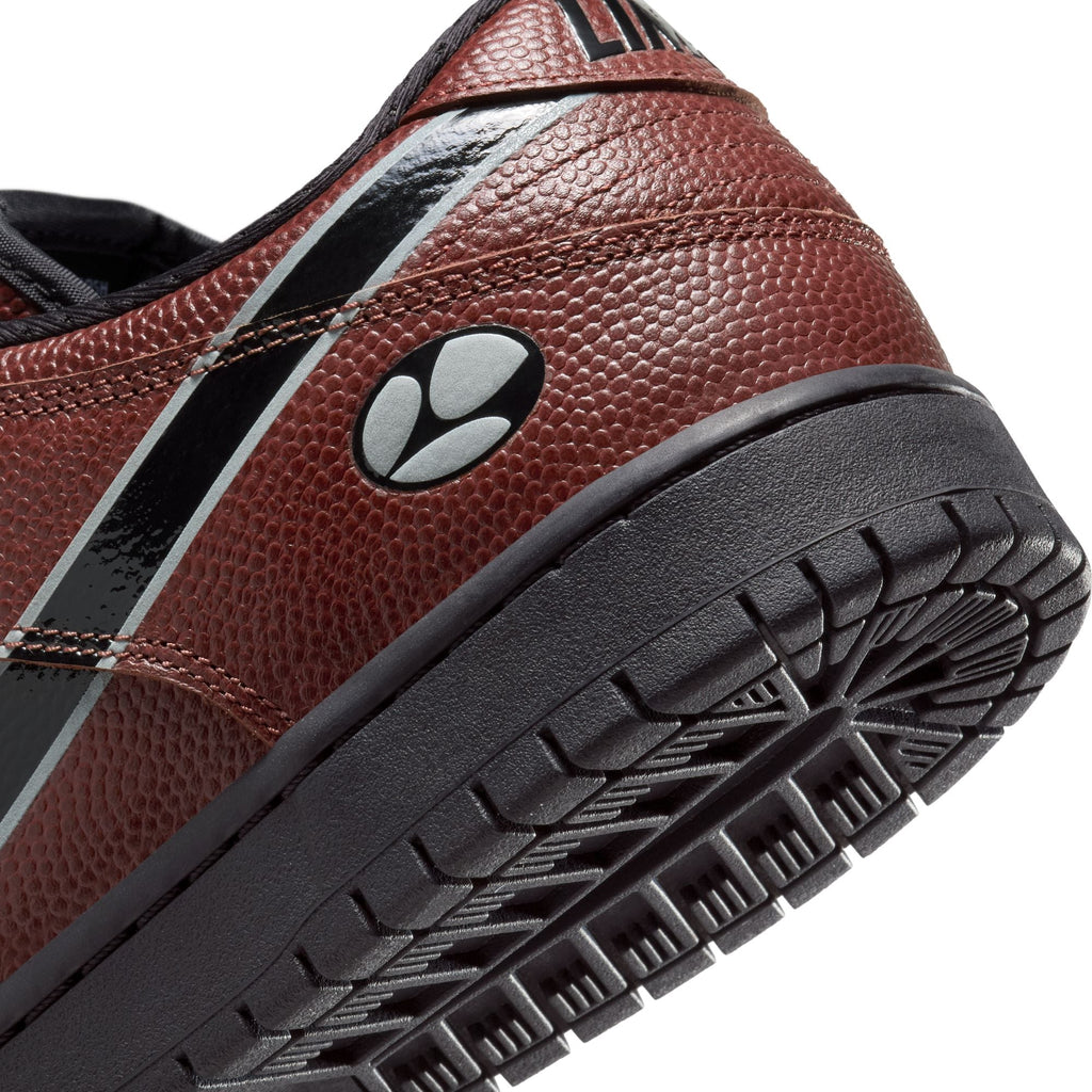 Nike SB Dunk Low Pro - Dark Pony/Black/Silver/White