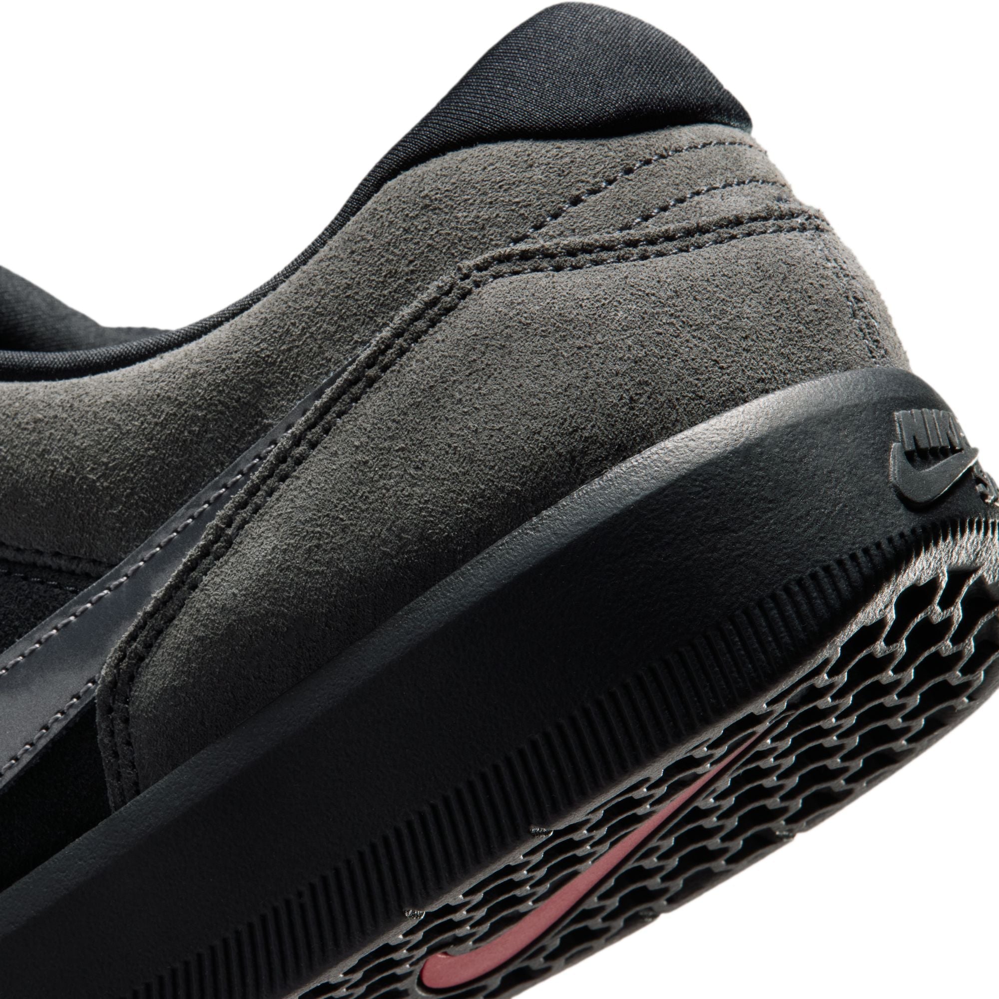 Nike SB Force 58 - Black/Metallic Dark Grey/Anthracite/Gym Red