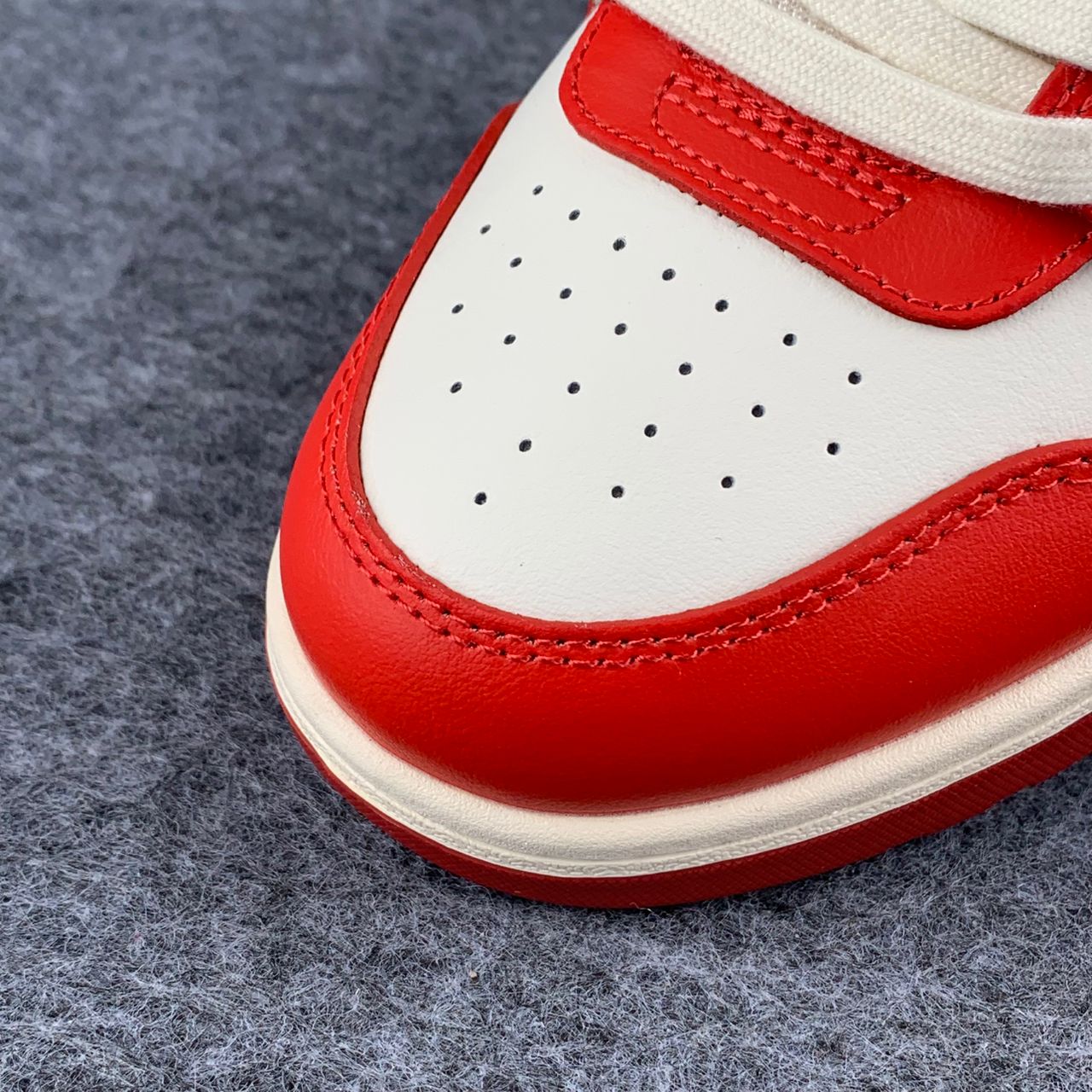Off-White Out of Office 'Red White'