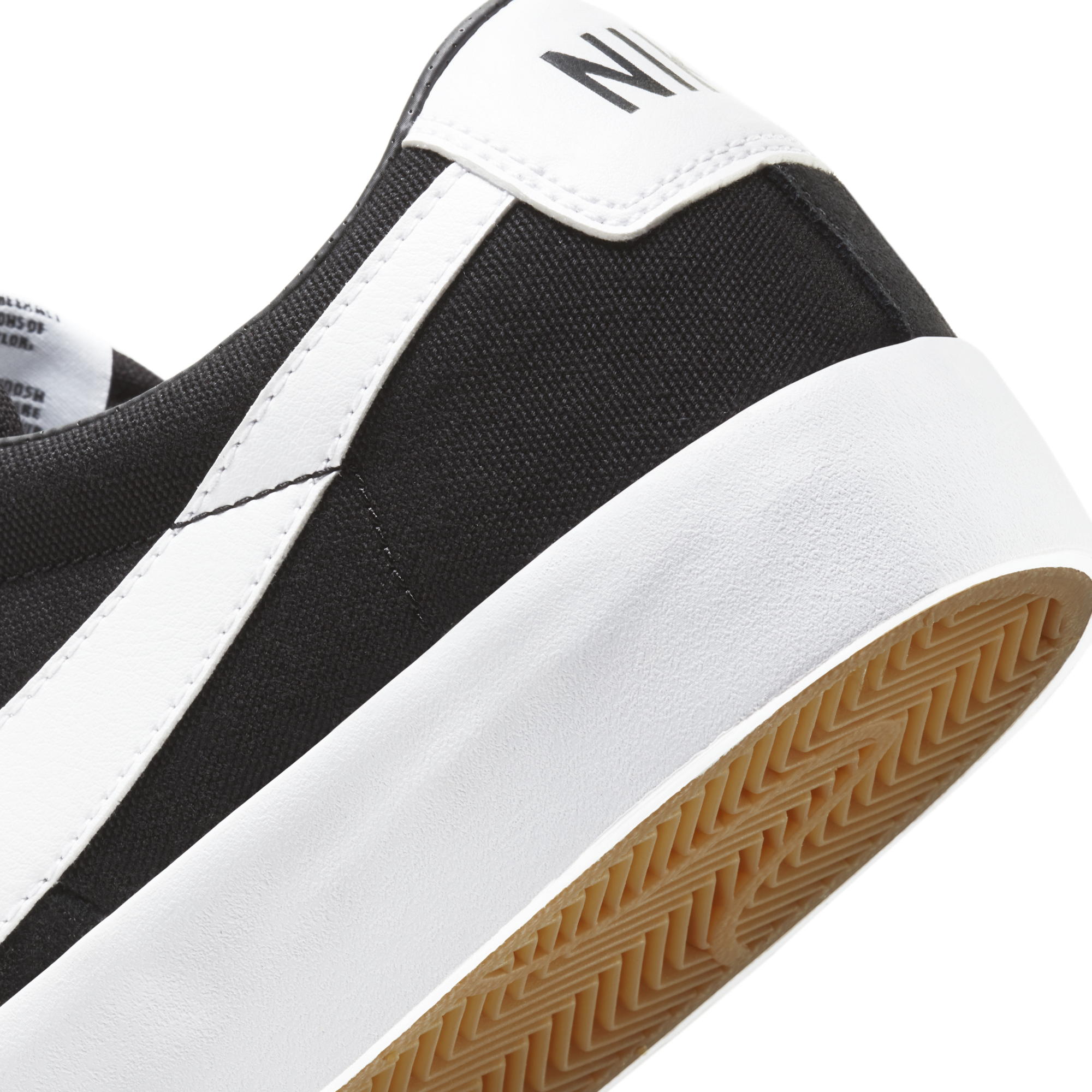 Nike SB Zoom Blazer Low Pro GT - Black/White/Gum