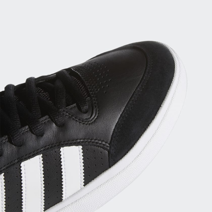 Adidas Tyshawn Low - Core Black/Cloud White/Gold Metallic