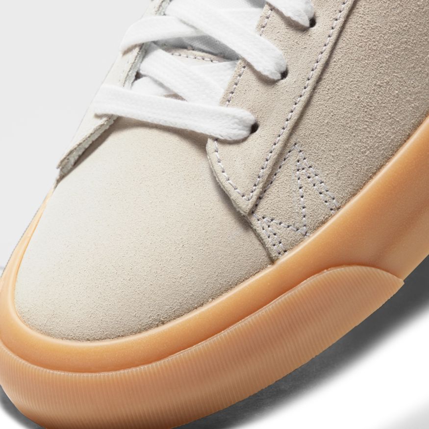 Nike SB Zoom Blazer Low Pro GT - White/Black/Gum