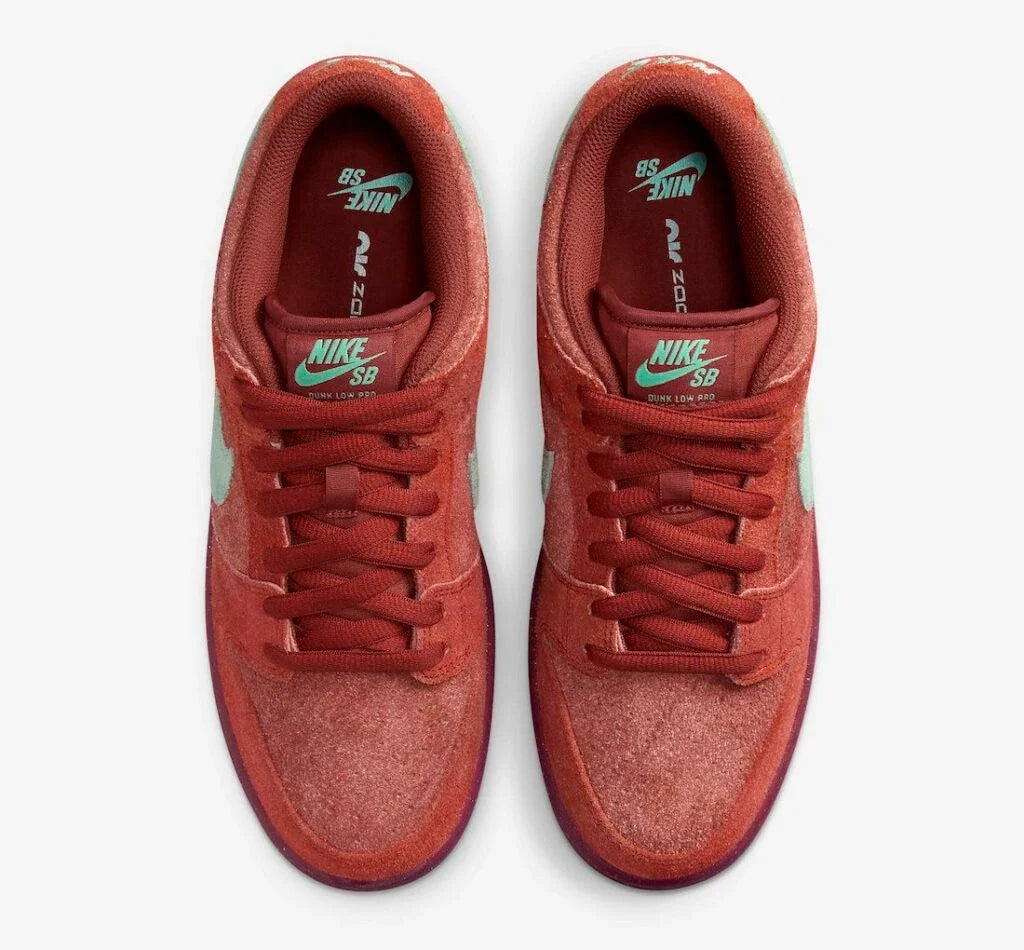 Nike SB Dunk Low Pro Premium - Mystic Red/Emerald Rise/Rugged Orange